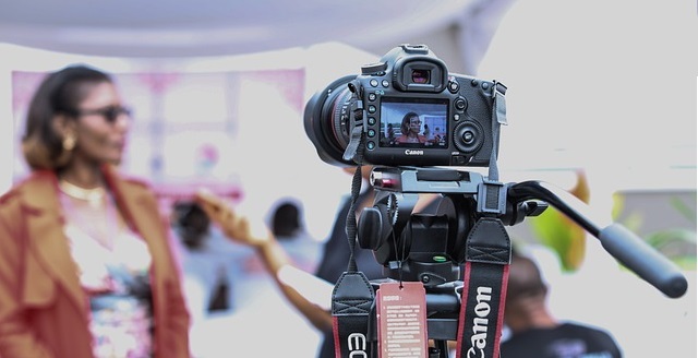 vous êtes votre metteur en scène et votre acteur